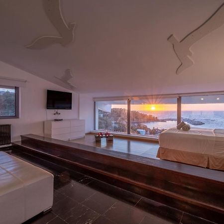Icarus Luxury Beachfront Villa Gialiskari  外观 照片