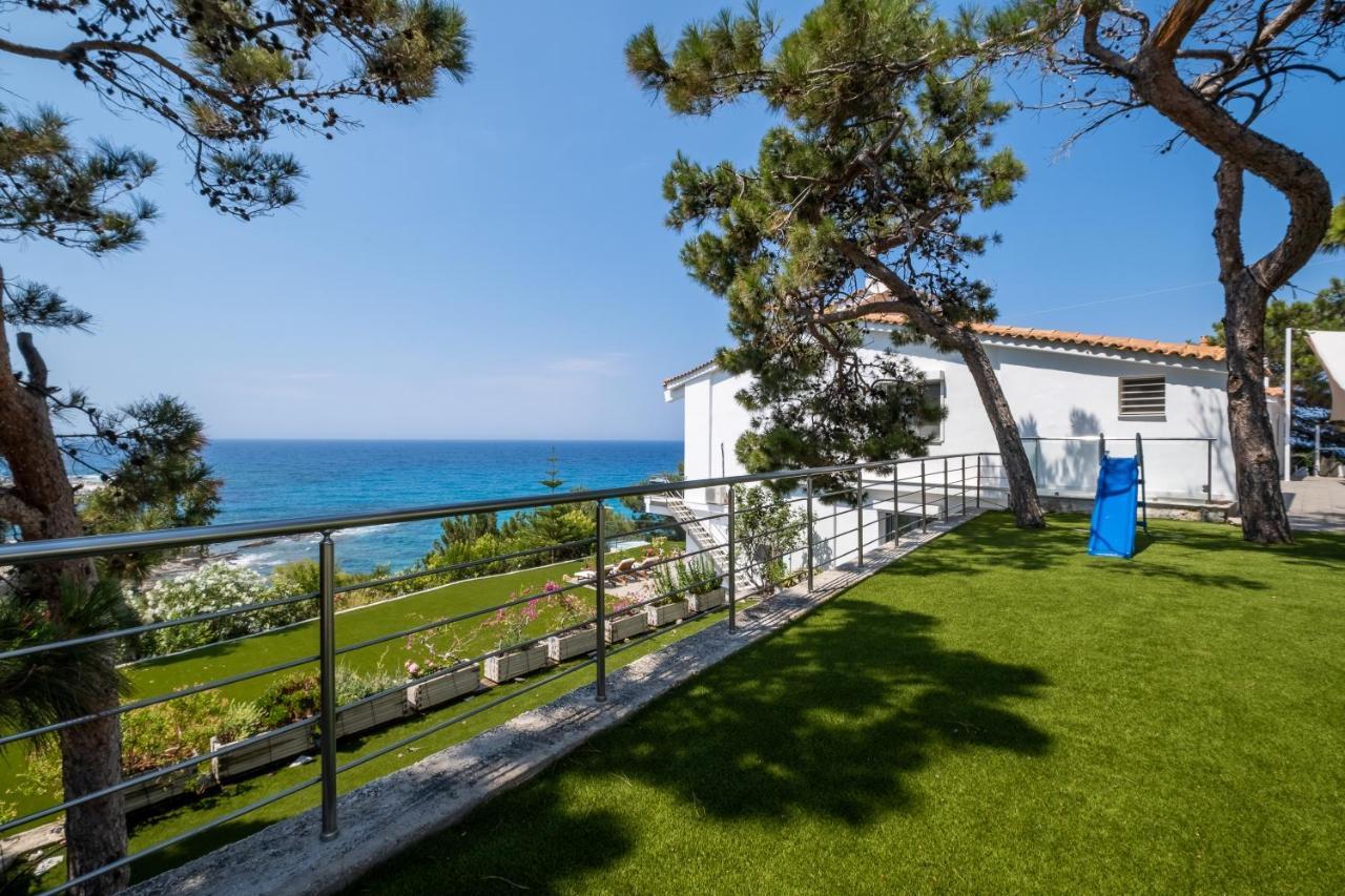 Icarus Luxury Beachfront Villa Gialiskari  外观 照片