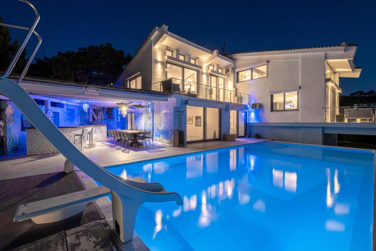Icarus Luxury Beachfront Villa Gialiskari  外观 照片