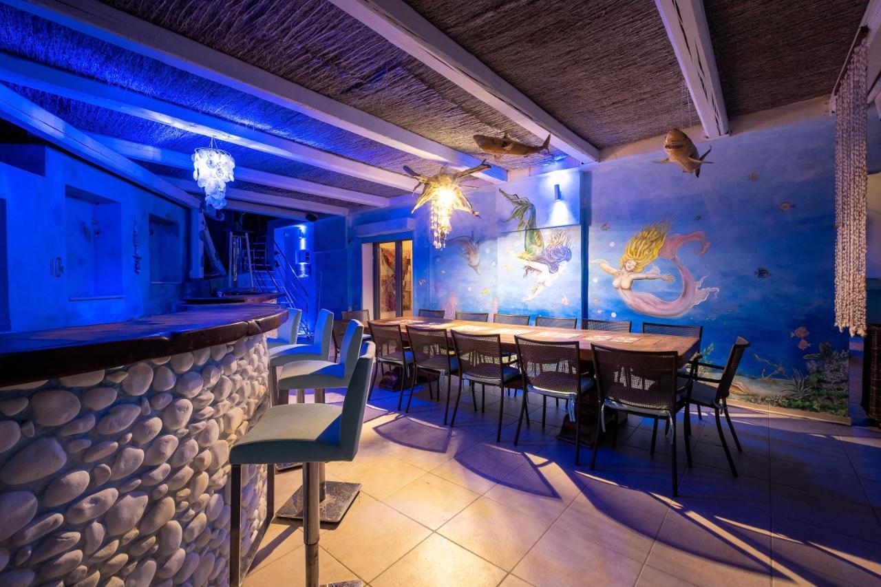 Icarus Luxury Beachfront Villa Gialiskari  外观 照片