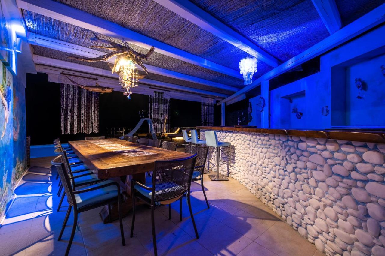Icarus Luxury Beachfront Villa Gialiskari  外观 照片