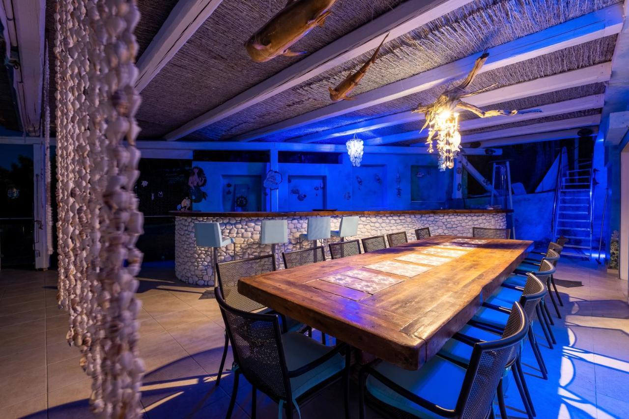 Icarus Luxury Beachfront Villa Gialiskari  外观 照片