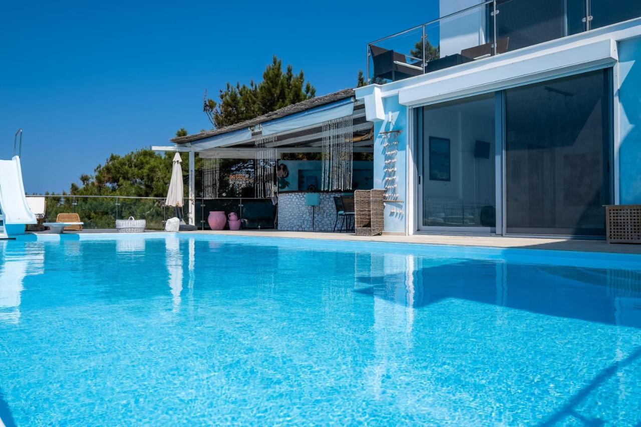 Icarus Luxury Beachfront Villa Gialiskari  外观 照片