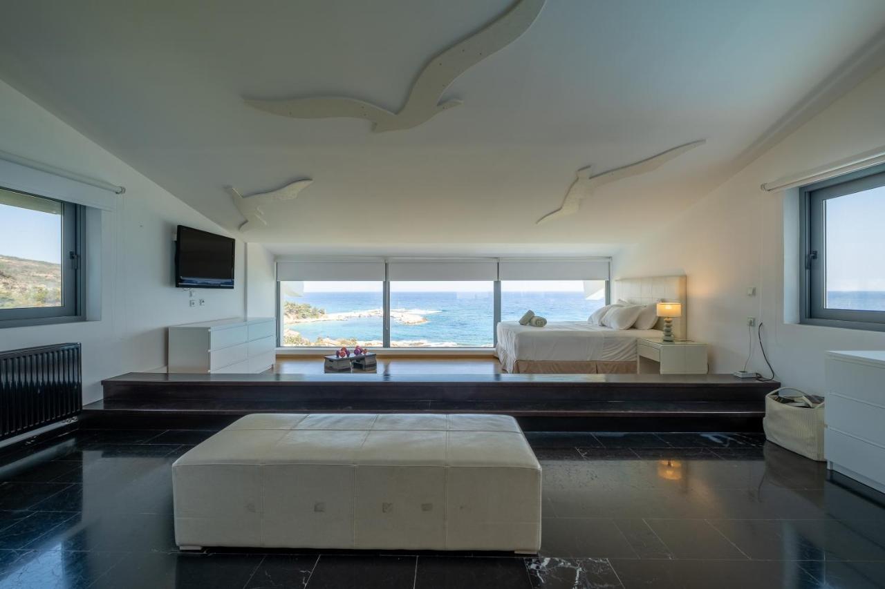 Icarus Luxury Beachfront Villa Gialiskari  外观 照片